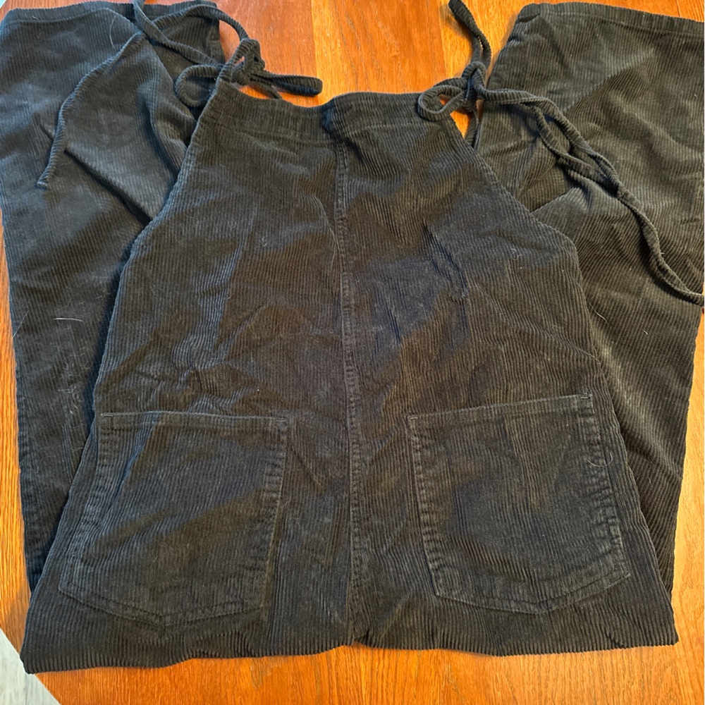 BDG Corduroy overalls!